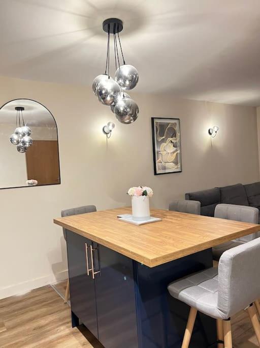 Apartment Centre Haven - Huge Garden Access - West St
