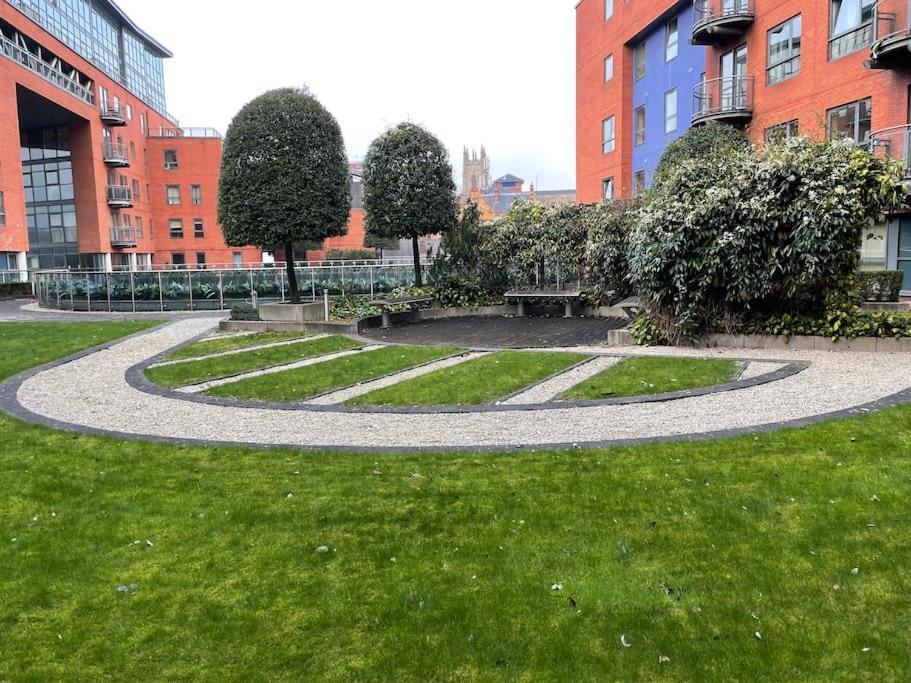 Apartment Centre Haven - Huge Garden Access - West St Sheffield