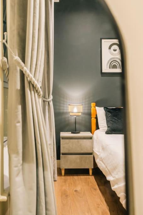 Centre Haven - Huge Garden Access - West St Apartment
