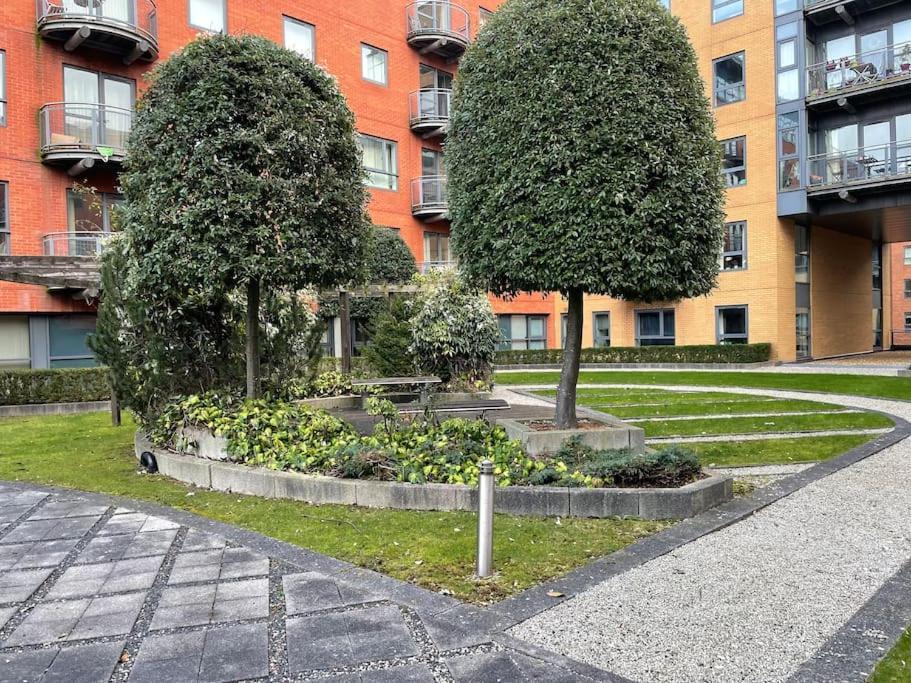 Apartment Centre Haven - Huge Garden Access - West St